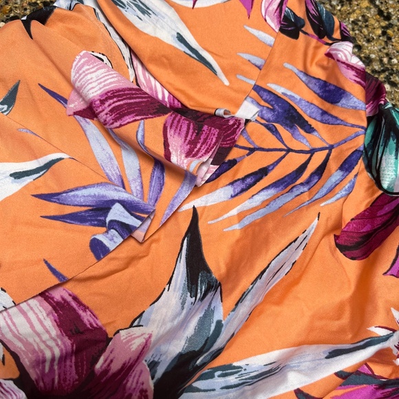 Floral Ruffel One Piece - Picture 3 of 4